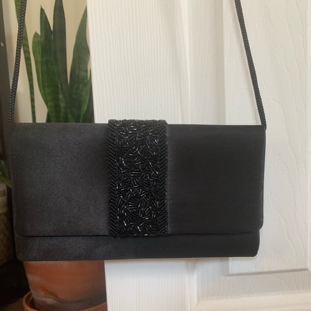 black dainty purse